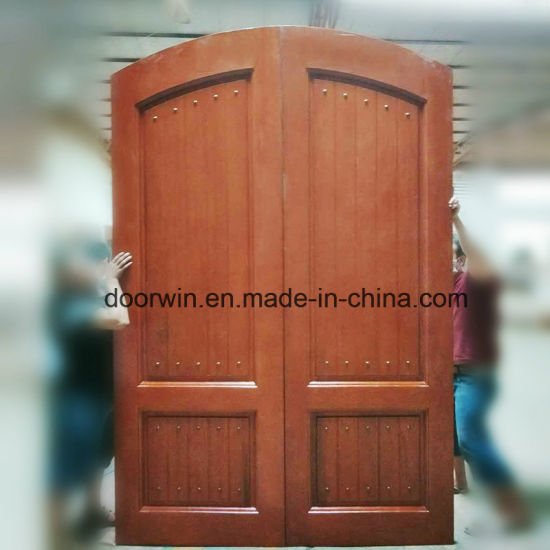 Red Oak Wood Door with Copper Nail - China Arch Main Door Design, Arched French Doors Interior — product image 0